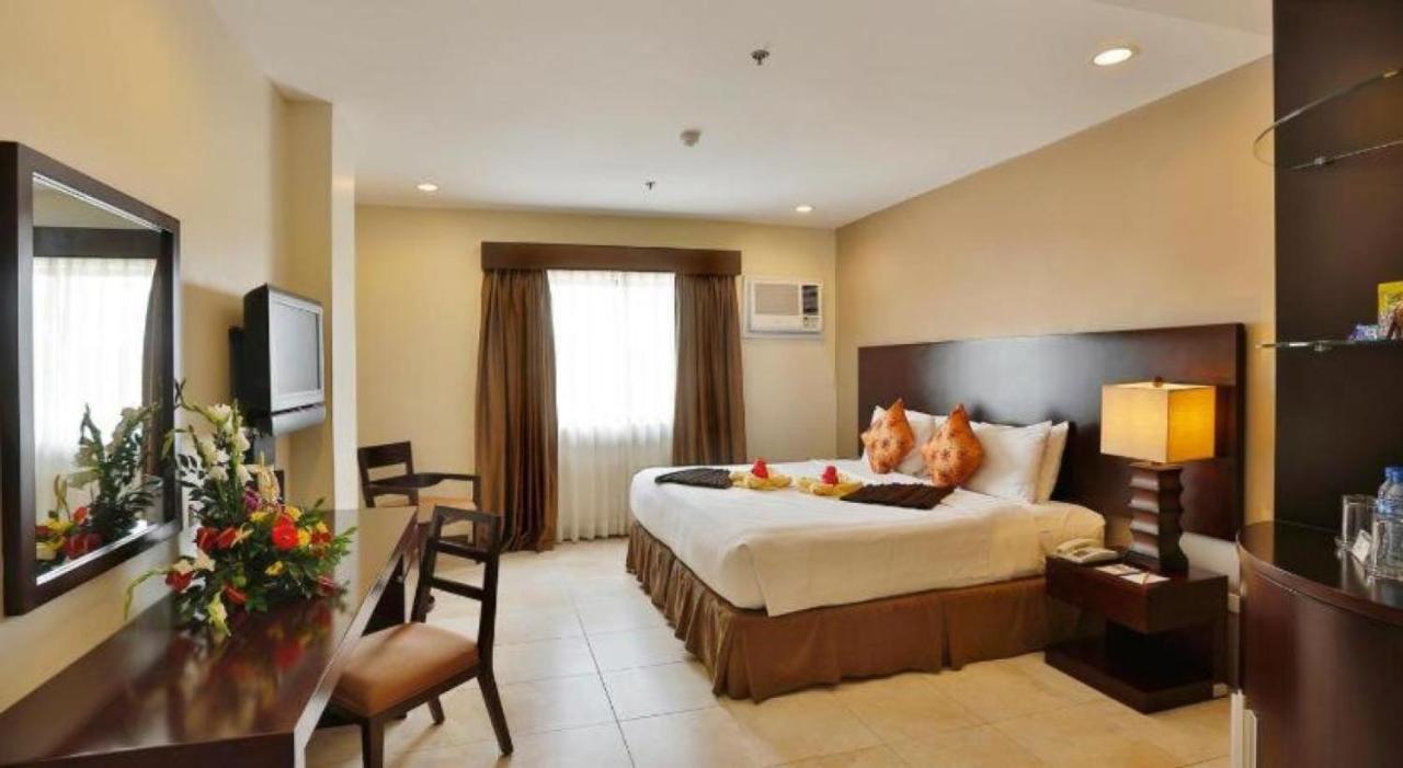 Executive Suite,1277978539:JPEG