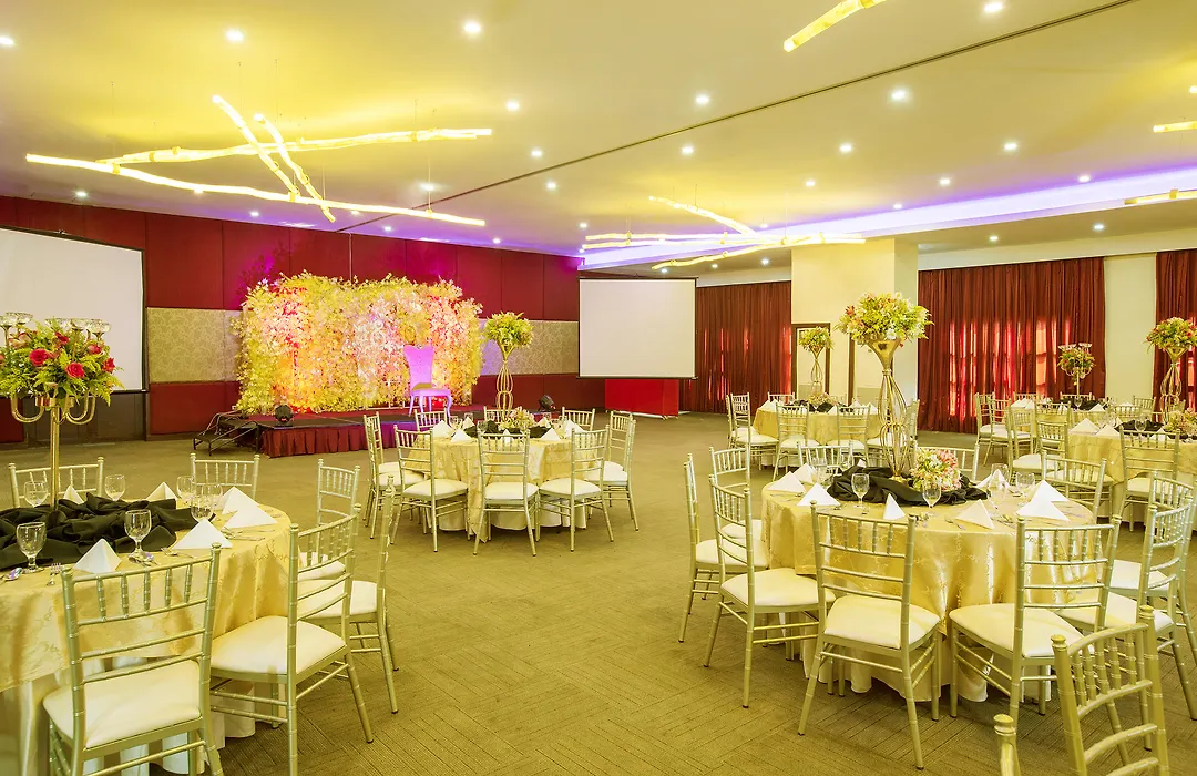 Golden Prince Hotel&Suites-1
