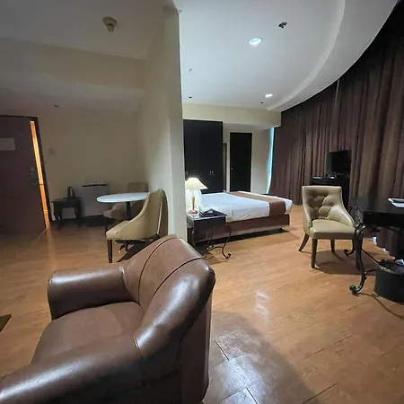 Golden Peak Hotel & Suites Powered By Cocotel-3