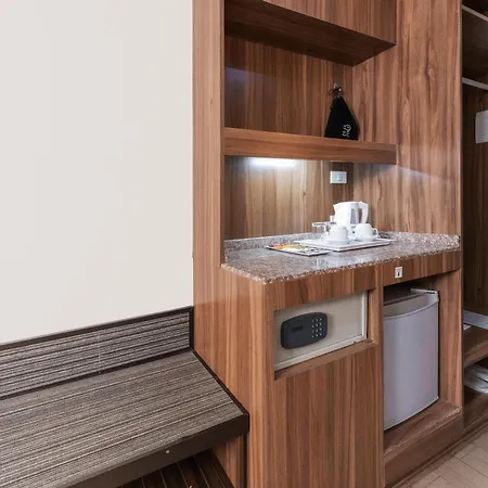 Golden Prince Hotel&Suites-2
